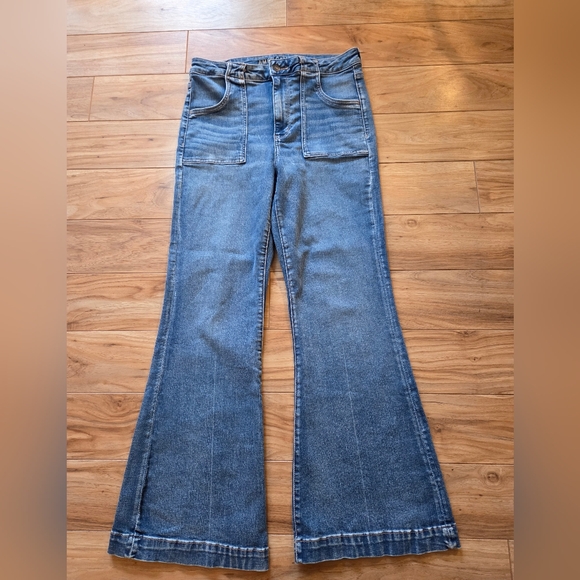 American Eagle Outfitters Denim - American Eagle Super High Rise Stretch Flare Leg Jeans Size 12